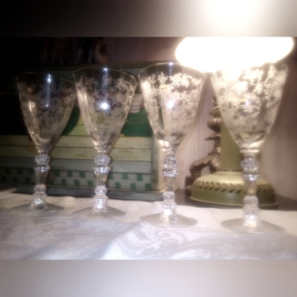 Vintage Cambridge Co. Crystal Wine 🥂
